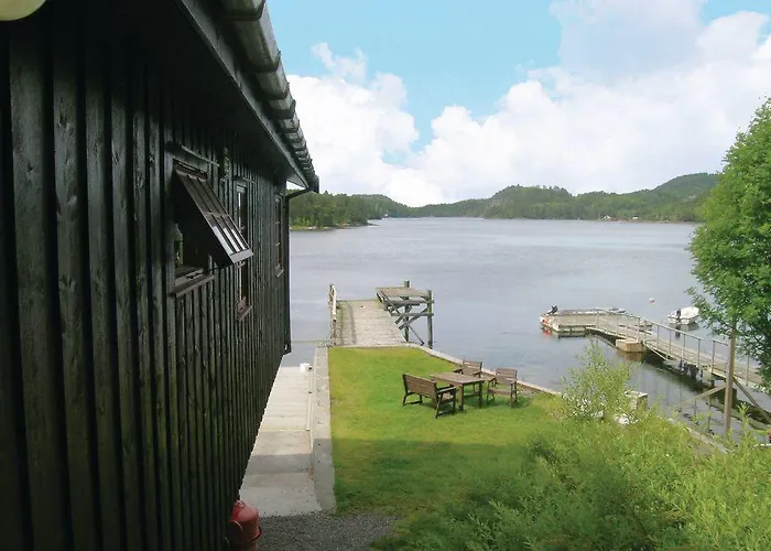 Nesheim Cabin-by-the-sea * Øygarden