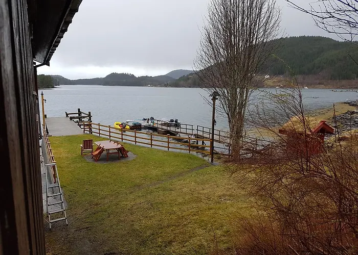 Nesheim Cabin-by-the-sea