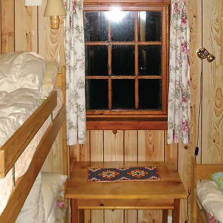 Nesheim Cabin-by-the-sea *