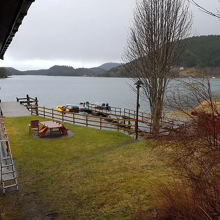 Nesheim Cabin-by-the-sea